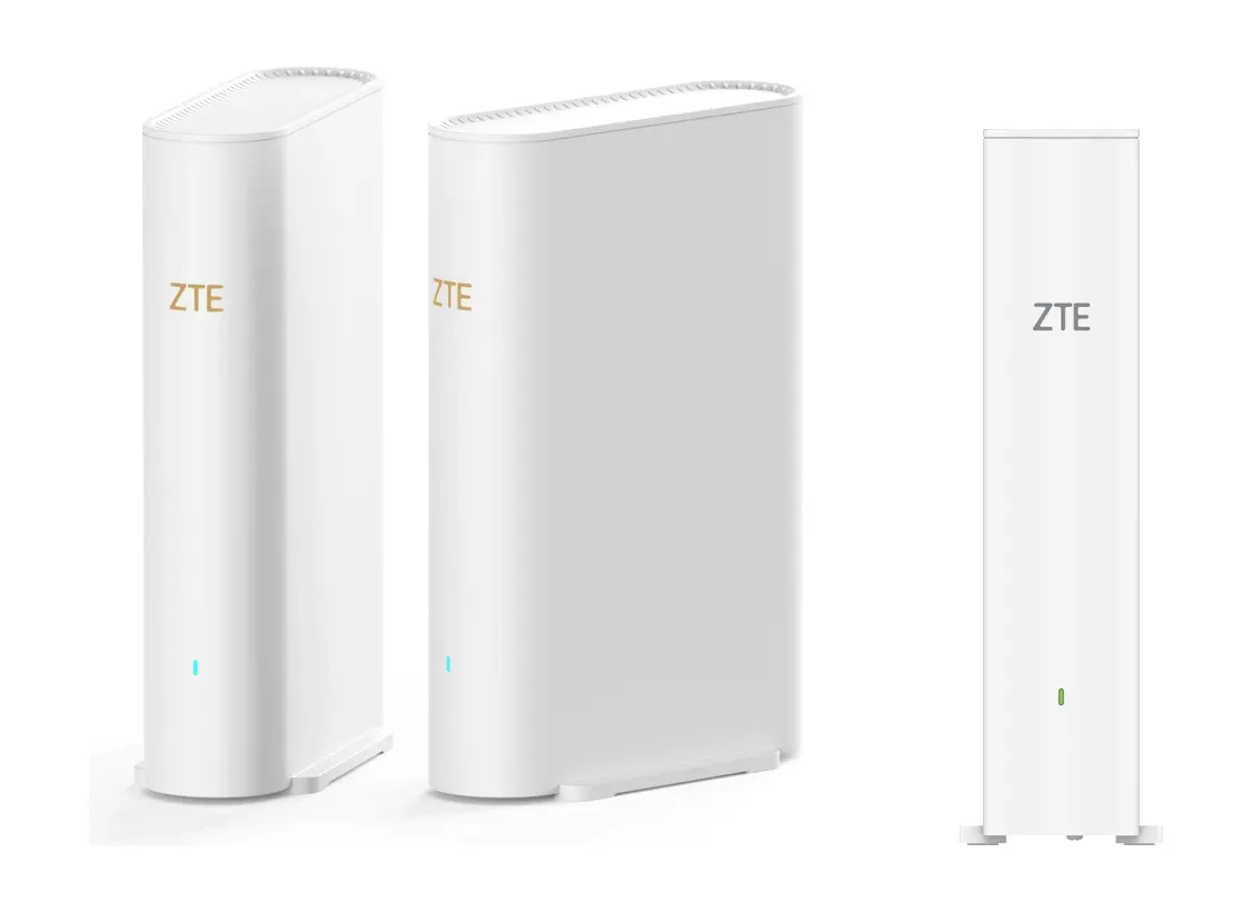 ZTE Sora BE3600 Pro メッシュセット(左の2台)とSora AX3000(右)の公式製品画像。右のAX3000は単体ページの画像なので1台だけ写っています